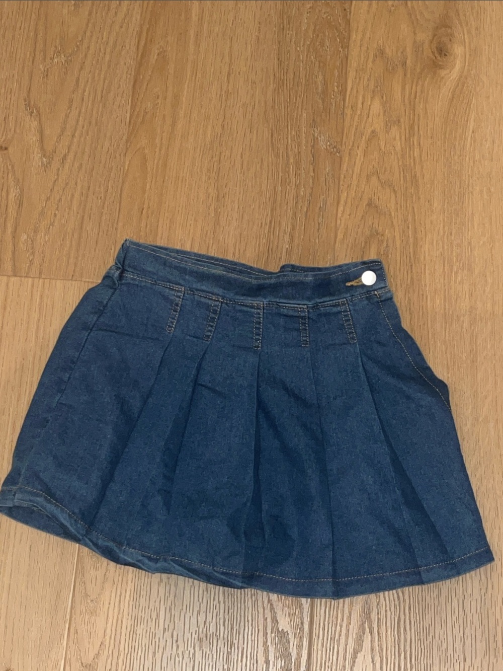 Girls Denim Skort NWOT fits like a 6/7